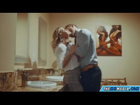 ❤️ Quando uma loira peituda o seduz em um banheiro público ❤️ Pornuts em porno pt-br.sexafinkarasskaz.ru